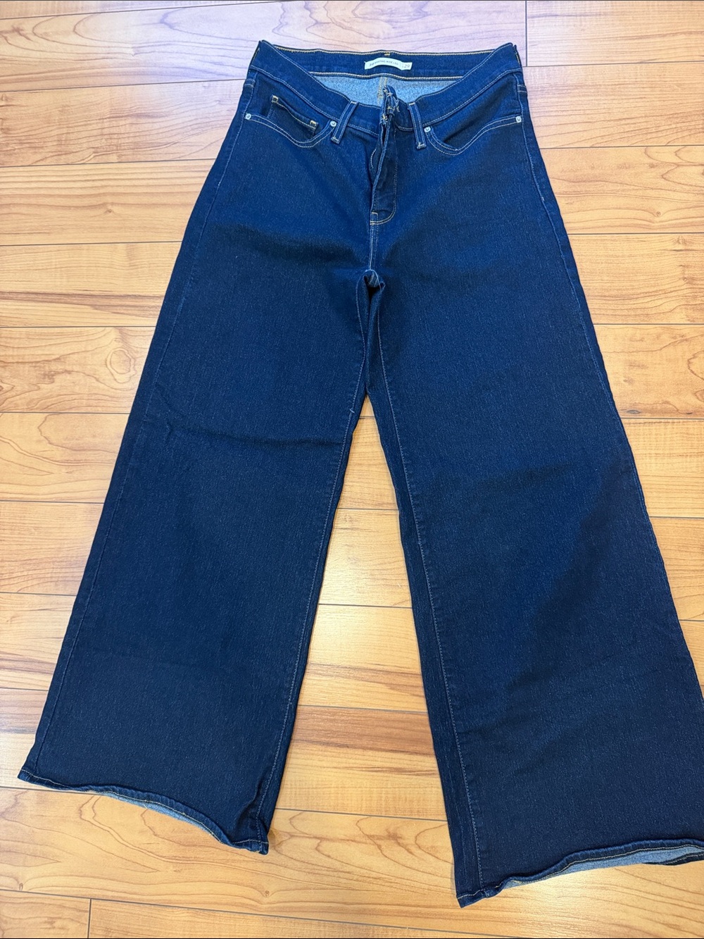 Levi’s Wide Leg Dark Wash Jeans